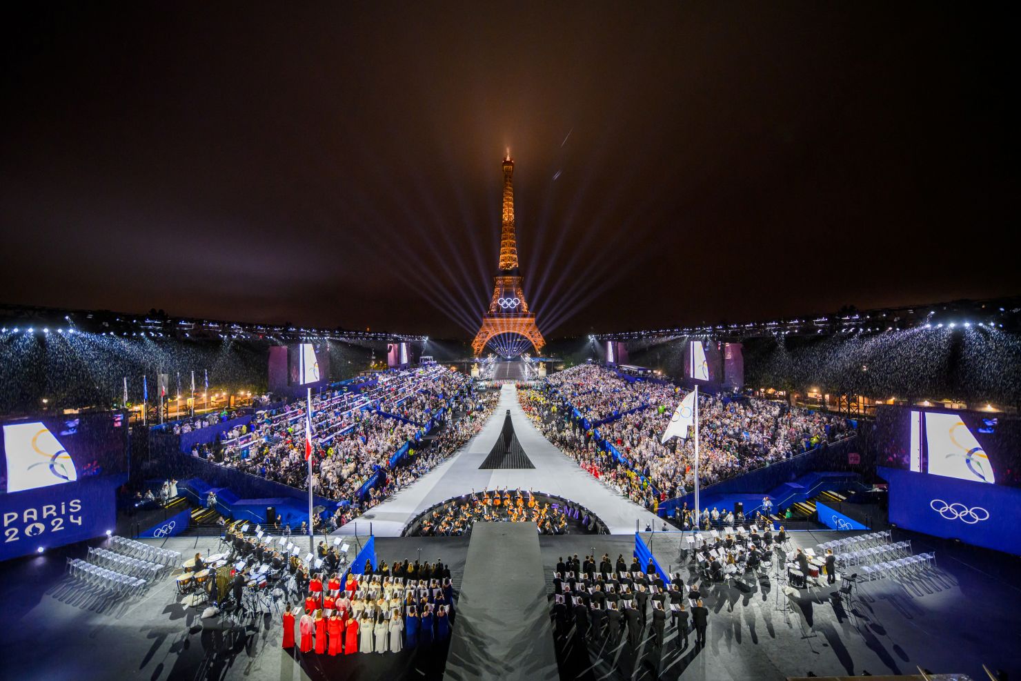 पेरिस ओलम्पिकको भव्य उद्‌घाटन