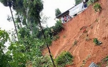 धनकुटामा पहिराले घर पुरिँदा छ जनाको मृत्यु