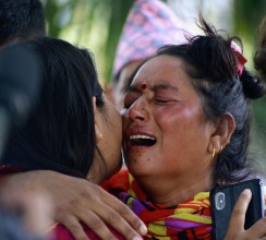 तारा एयर दुर्घटनामा परिवारभित्रैका सात जना गुमाएको गाउँ शोकमग्न