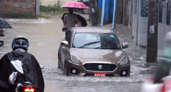 काठमाडौंका नदी र खोला बढेर बस्तीमा पानी, तीनदिन सतर्कता अपनाउन अनुरोध