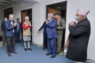 ओलीसँग देउवाको आग्रह - गठबन्धन भित्रबाटै सरकारलाई असहयोग भयो, एमसीसी पास गर्न सहयोग गर्नुस्